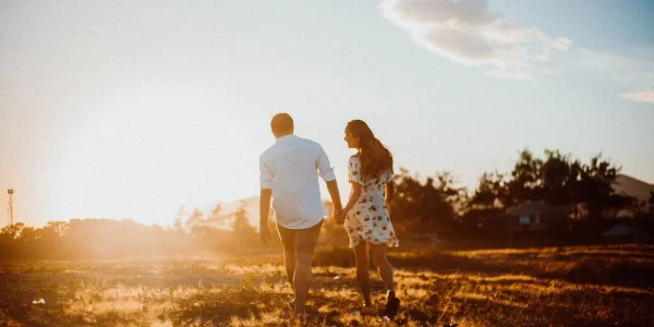 Dicas de Poses: Como Deixar o Casal Confortável para as Fotos