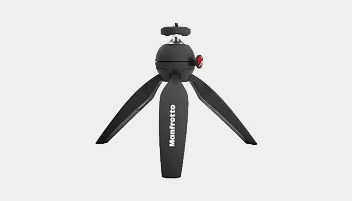 Tripé Manfrotto Pixi Mini estabilizando a DJI Osmo Pocket 3 para timelapses