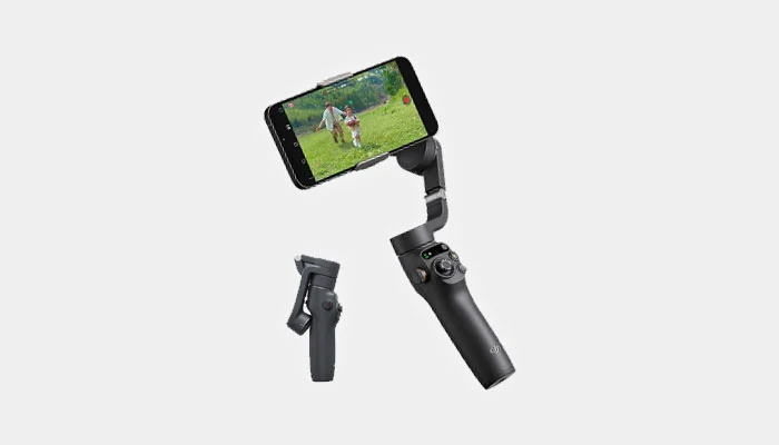 DJI Osmo Mobile 6 gravando vídeo com celular em ambiente externo