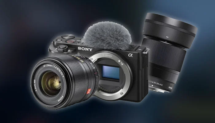 Sony ZV-E10 equipada com lente Sigma f/1.4, ilustrando a versatilidade do bocal E-mount.