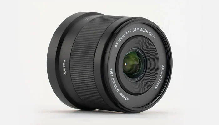 Construção metálica da Viltrox 15mm f/1.7 para Fuji X, Sony E e Nikon Z APS-C