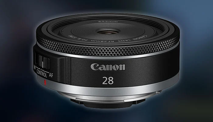 A lente RF28mm F2.8 STM é uma lente grande angular supercompacta